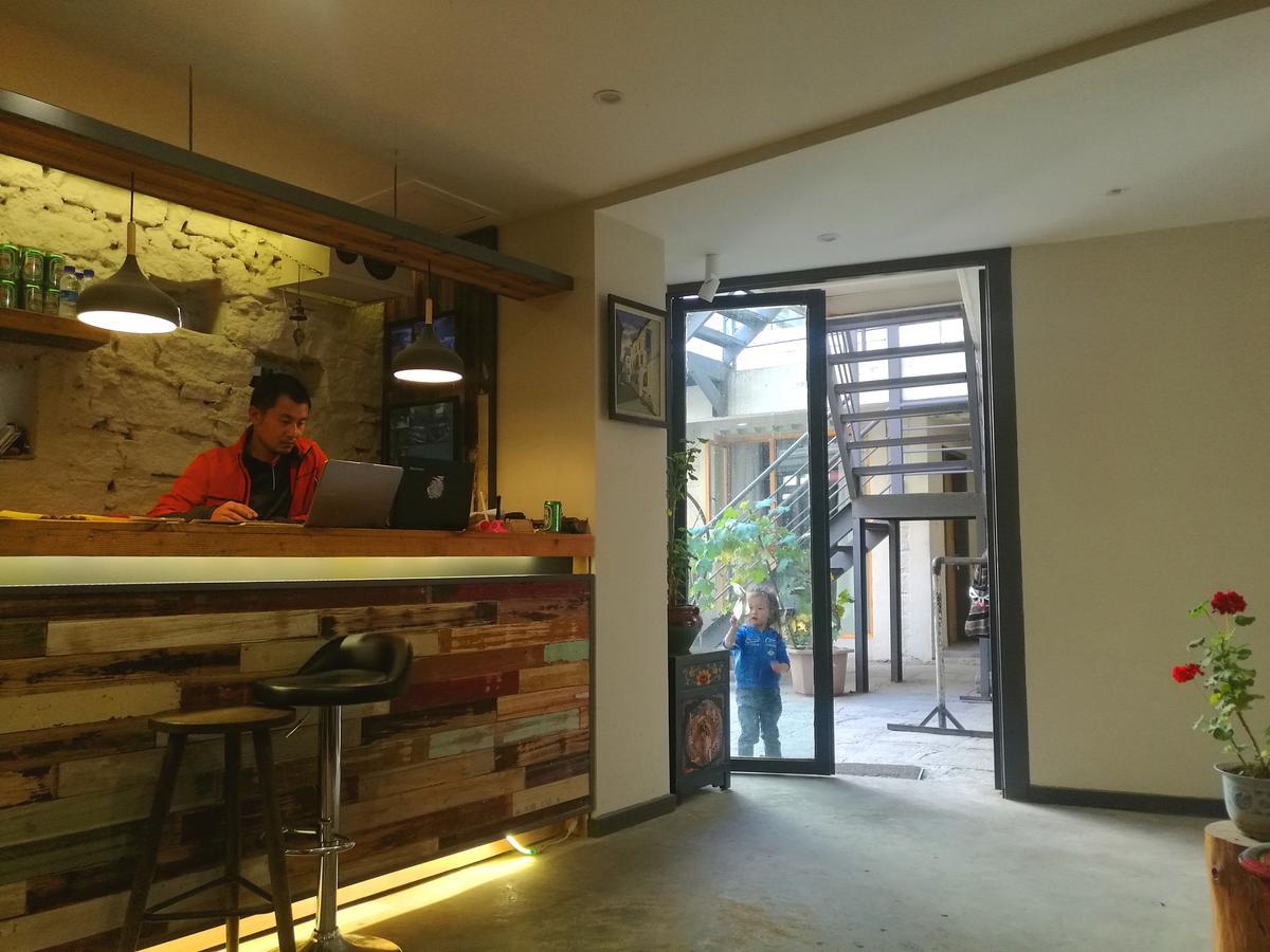 Fengma Feiyang Hostel Lhasa Exterior photo